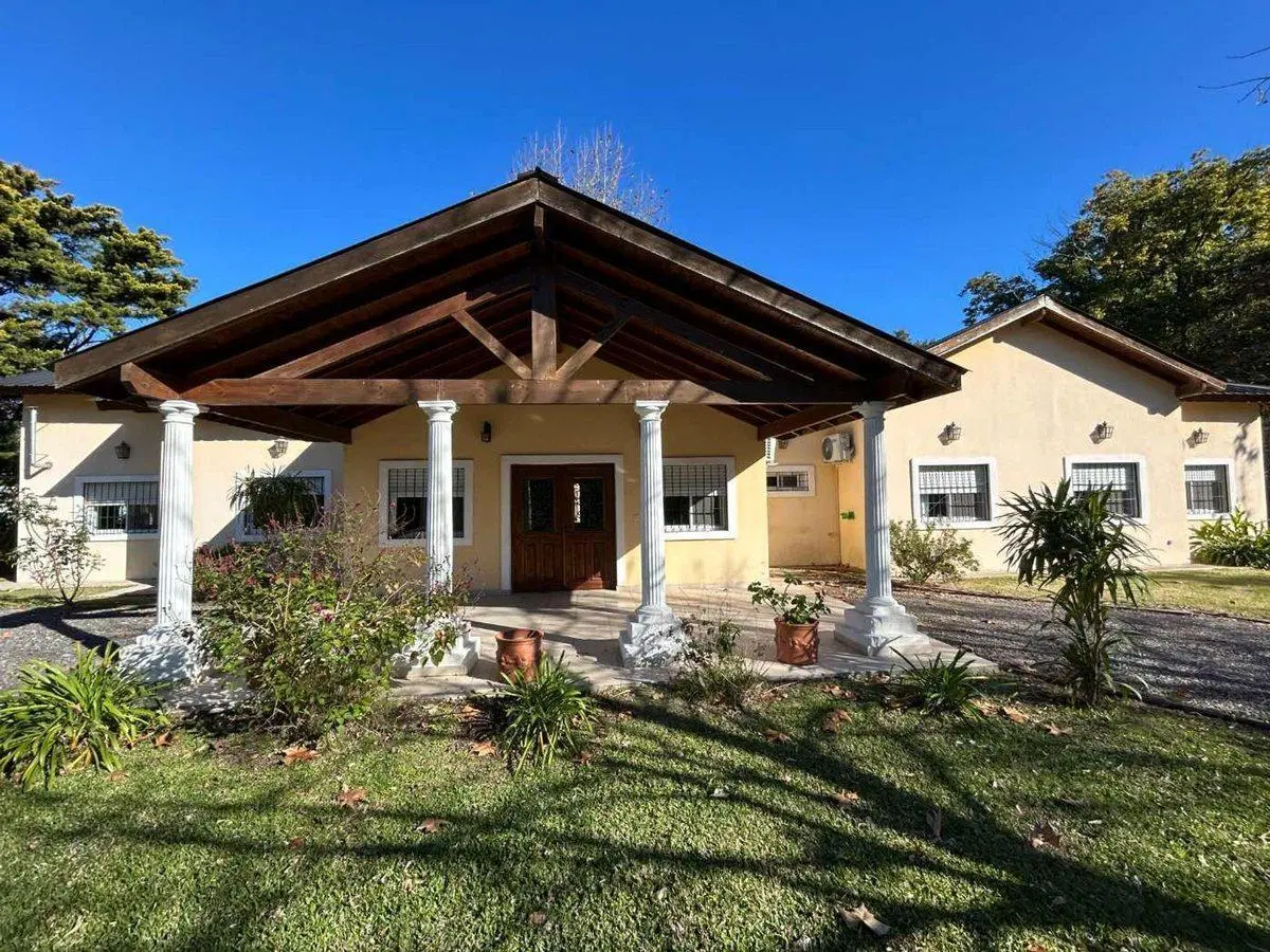 VENTA CASA 4 AMB EN B° CHACRAS DE OPEN DOOR  LUJAN 2