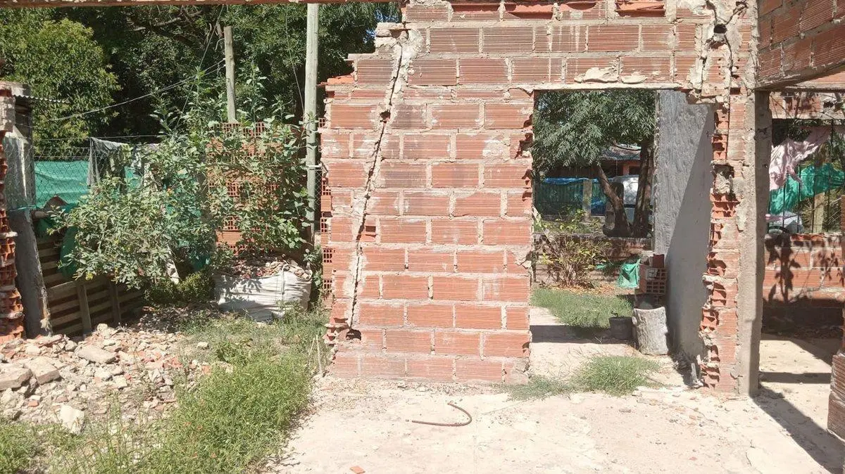 Terreno con construcción en Altos del Oeste 3