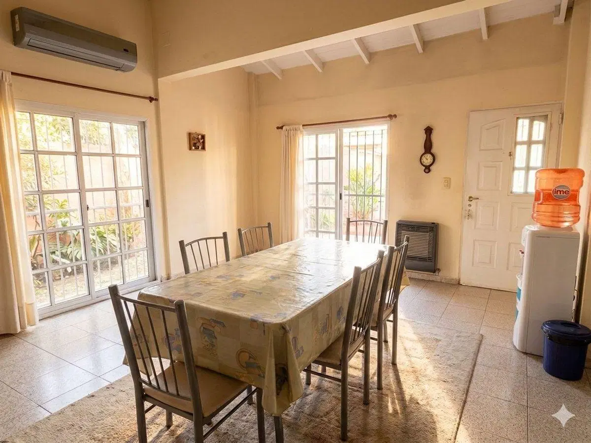 Venta casa 4 amb. cochera, patio y quincho J.C.Paz 2