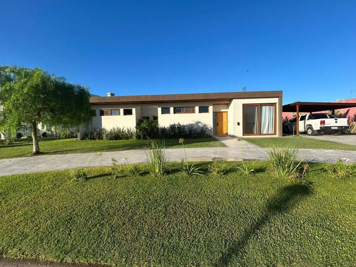 Venta Casa 4 ambientes San Sebastian Area 6 2