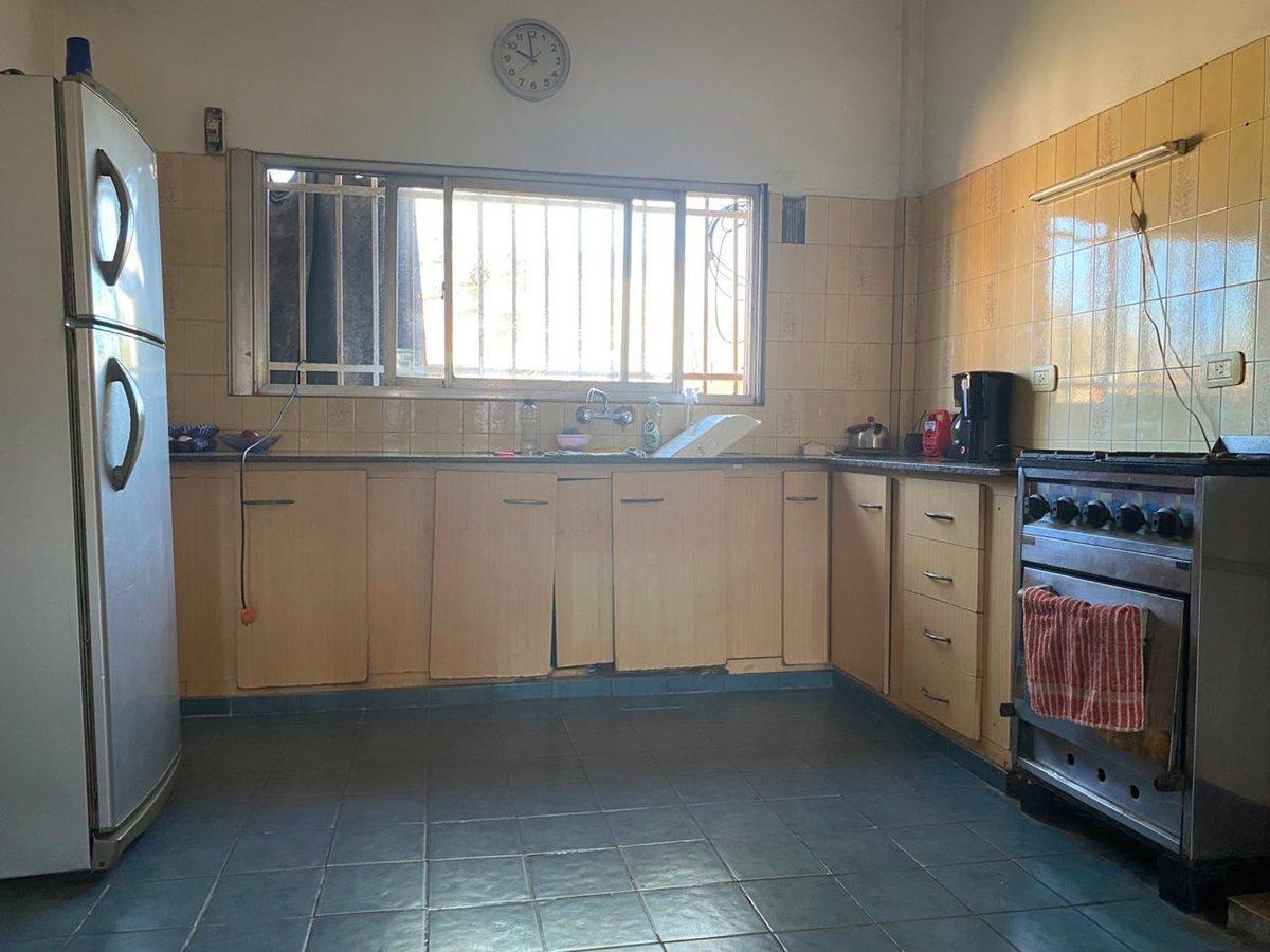 Foto de VENTA CASA 5 AMBIENTES + DPTO A REFACCIONAR JCP, imagen 1