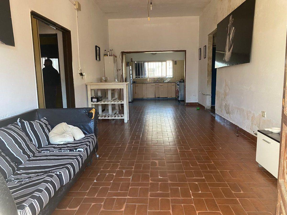 Foto de VENTA CASA 5 AMBIENTES + DPTO A REFACCIONAR JCP, imagen 4