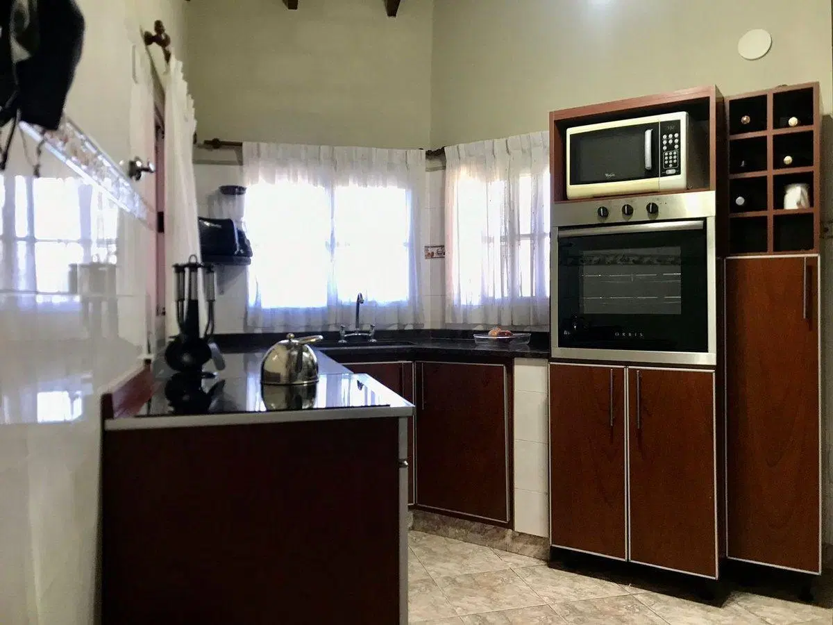 VENTA CASA 4 AMBIENTES CON PILETA PABLO NOGUES 2