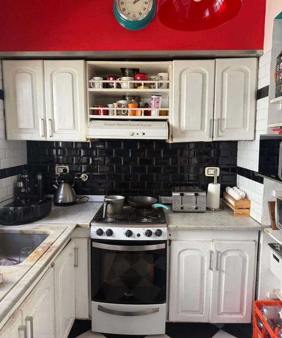 VENTA CASA 5 AMB CON QUINCHO Y PILETA-CASTELAR SUR 4