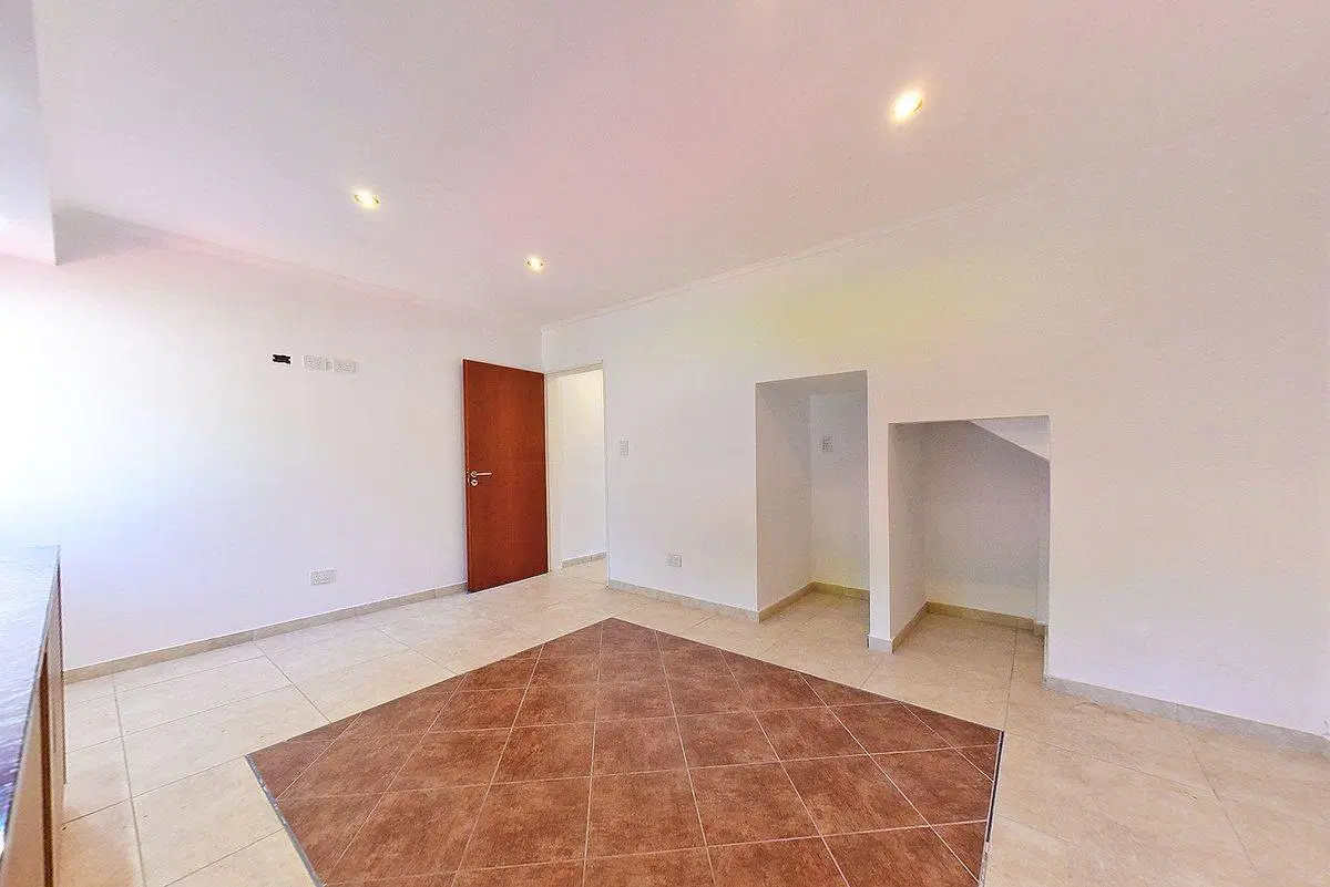 VENTA CASA 3 AMB HURLINGHAM A ESTRENAR TIPO DUPLEX 4