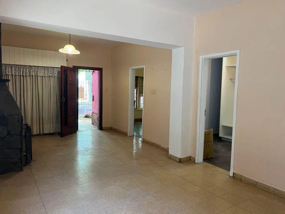 VENTA CASA EN PILAR 3 EN 1 6 AMBIENTES 2