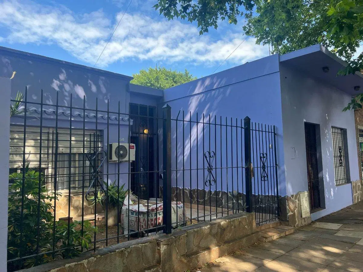 VENTA CASA EN PILAR 3 EN 1 6 AMBIENTES 5