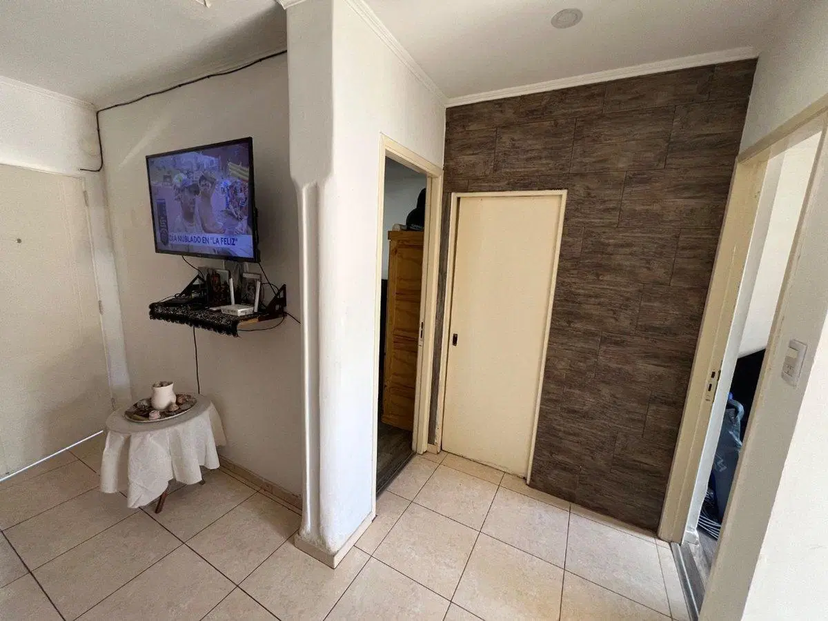 CASA 3 AMBIENTES RECICLADA EN VENTA – CASTELAR 3