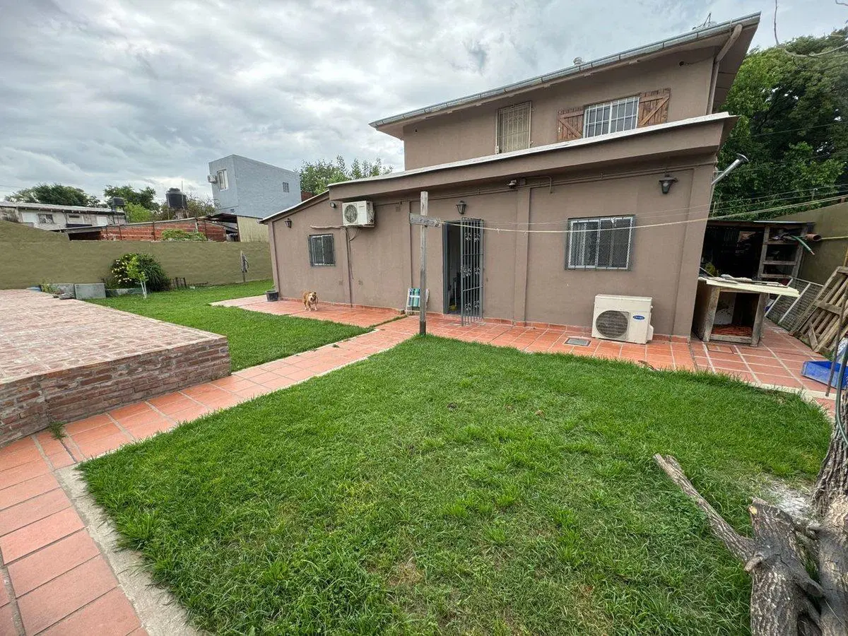 VENTA QUINTA 5 AMB GRAND BOURG CON PILETA Y PARQUE 8