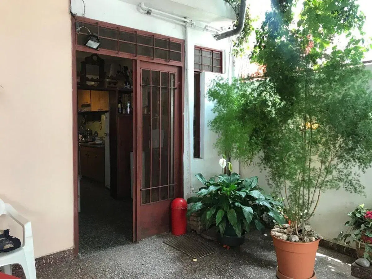 VENTA CASA 4 AMB.+DEPTO + LOCAL SAN MARTIN 5