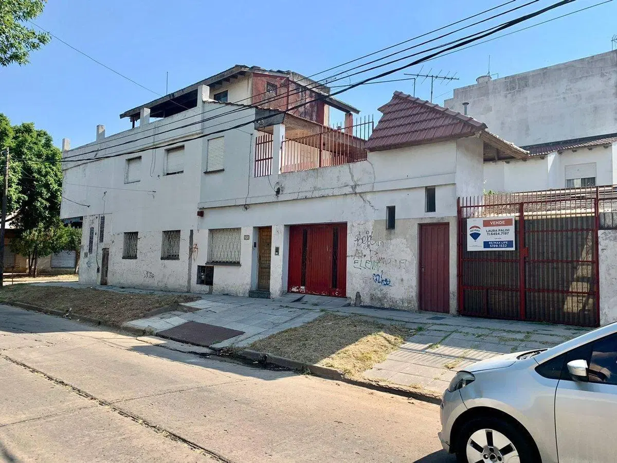 VENTA CASA 4 AMB.+DEPTO + LOCAL SAN MARTIN 4