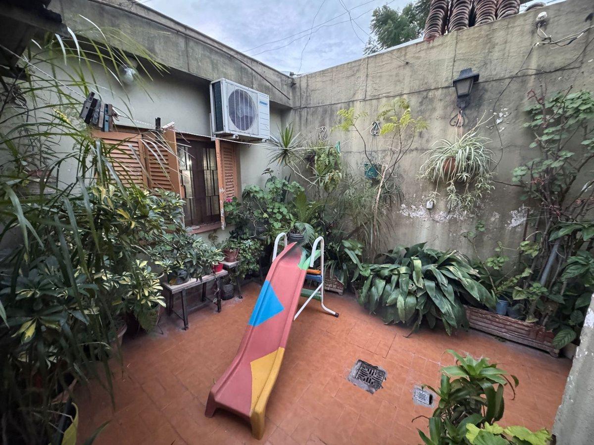 Foto de VENTA CASA 4 AMB EN ITUZAINGO C/COCHERA CUBIERTA, imagen 4