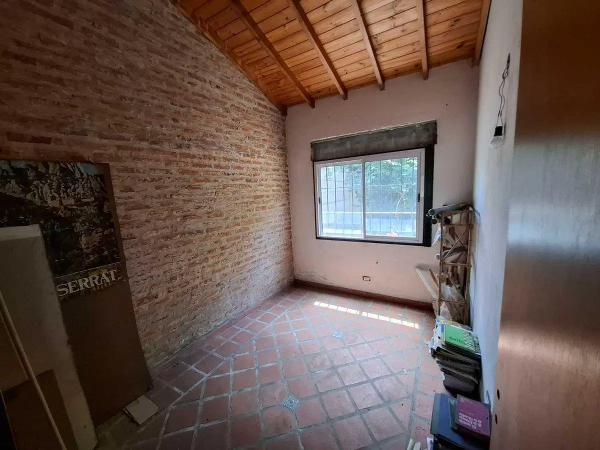VENTA CASA 4 AMBIENTES MORENO CENTRO 8
