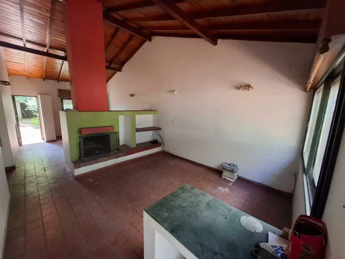 VENTA CASA 4 AMBIENTES MORENO CENTRO 2