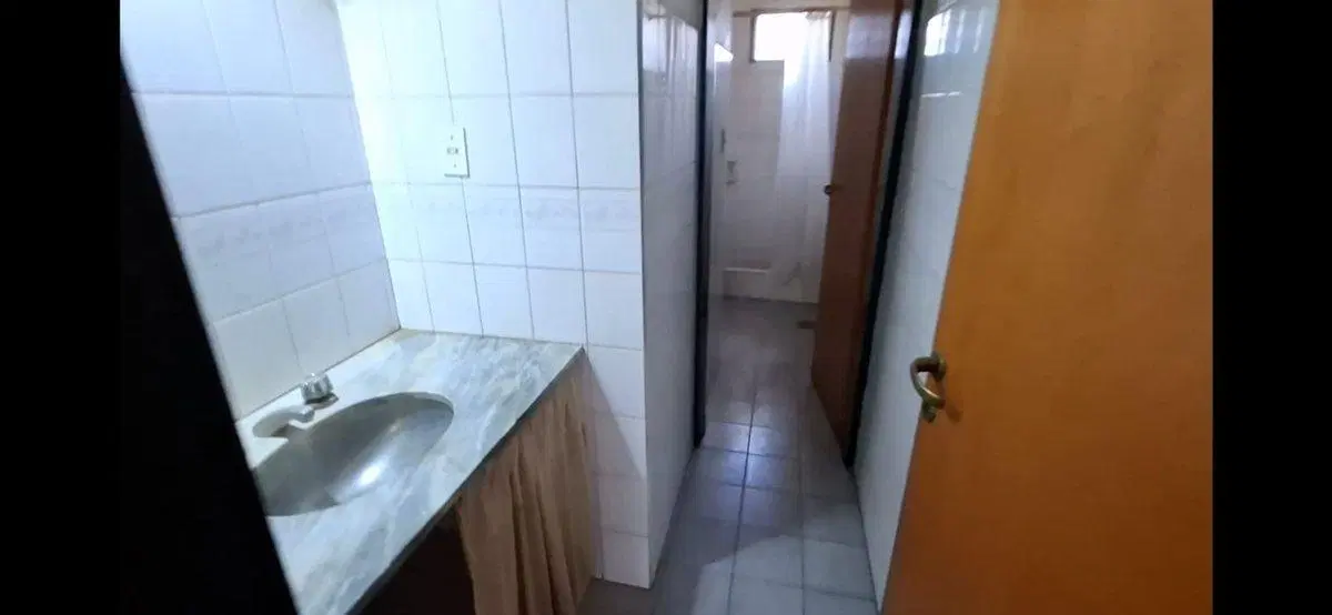 VENTA CASA 4 AMBIENTES MORENO CENTRO 4