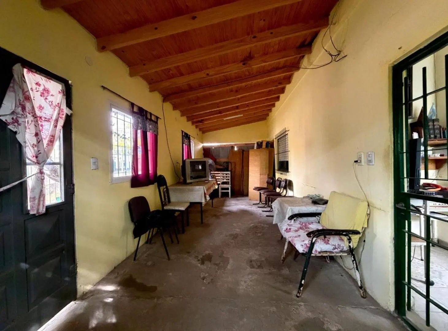 VENTA CASA 3 AMBIENTES CON PATIO Y JARDIN - JCP 8