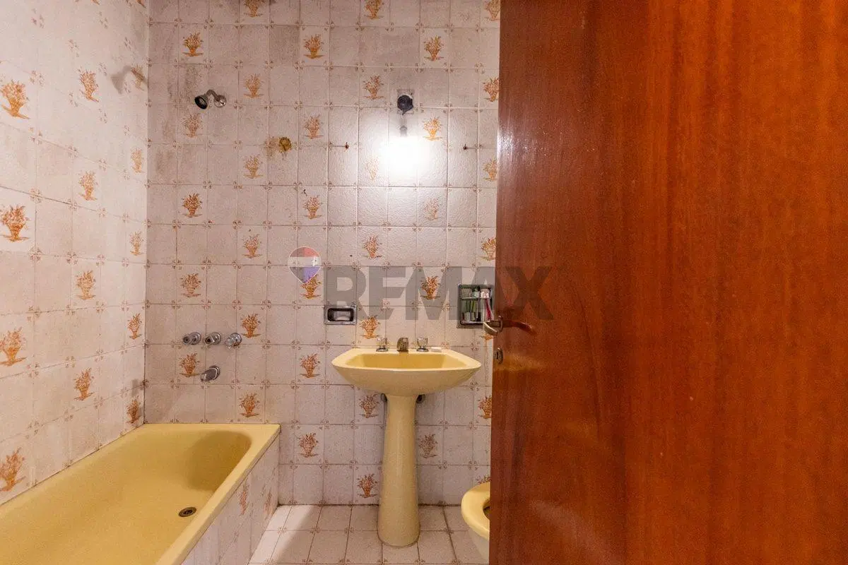 VENTA CASA 4 AMBIENTES CON PATIO PILETA Y GARAGE 4