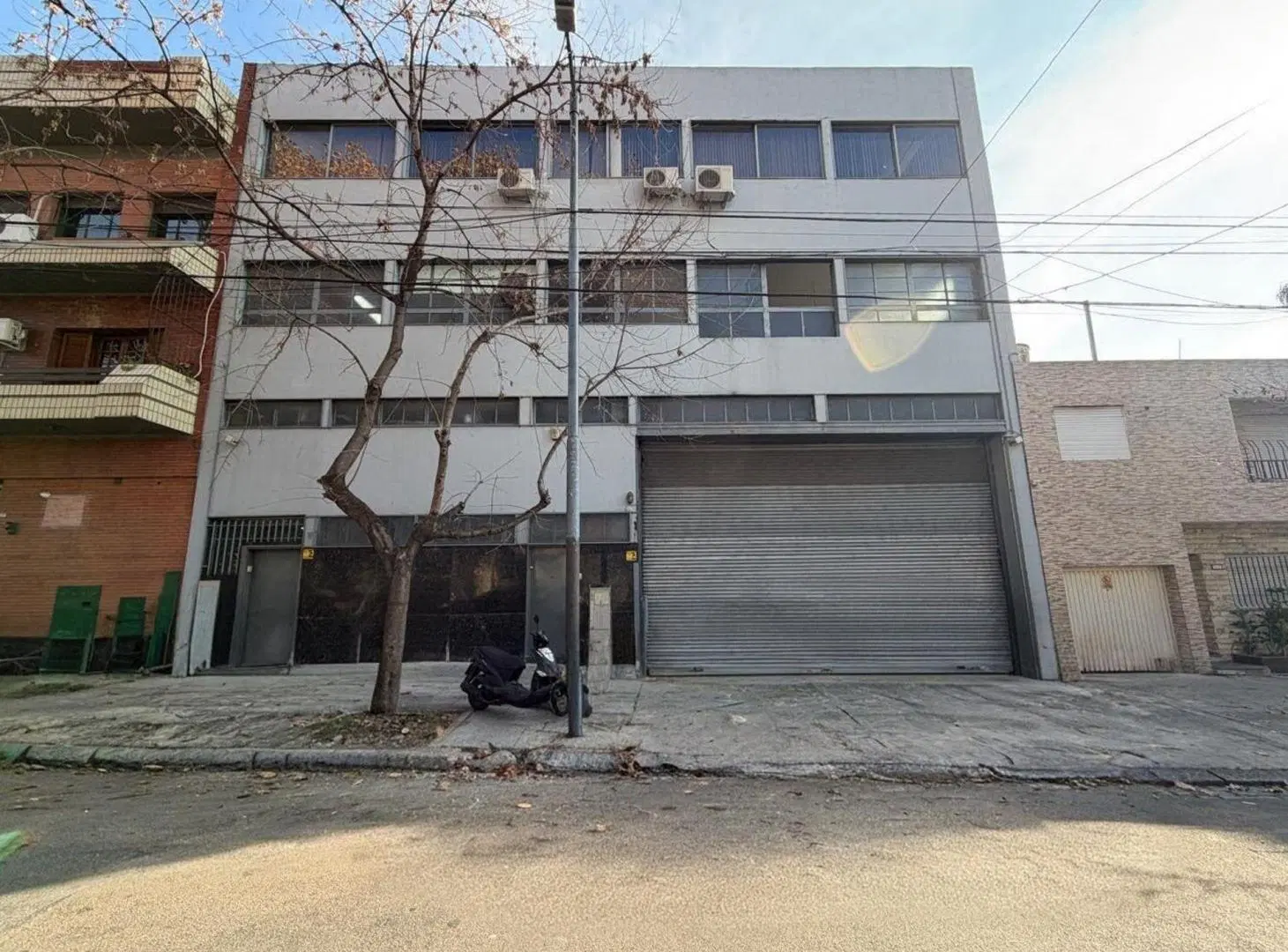 VENTA PLANTA IND. 2550 M2 CUB ACC CAMIONES-FLORES 4