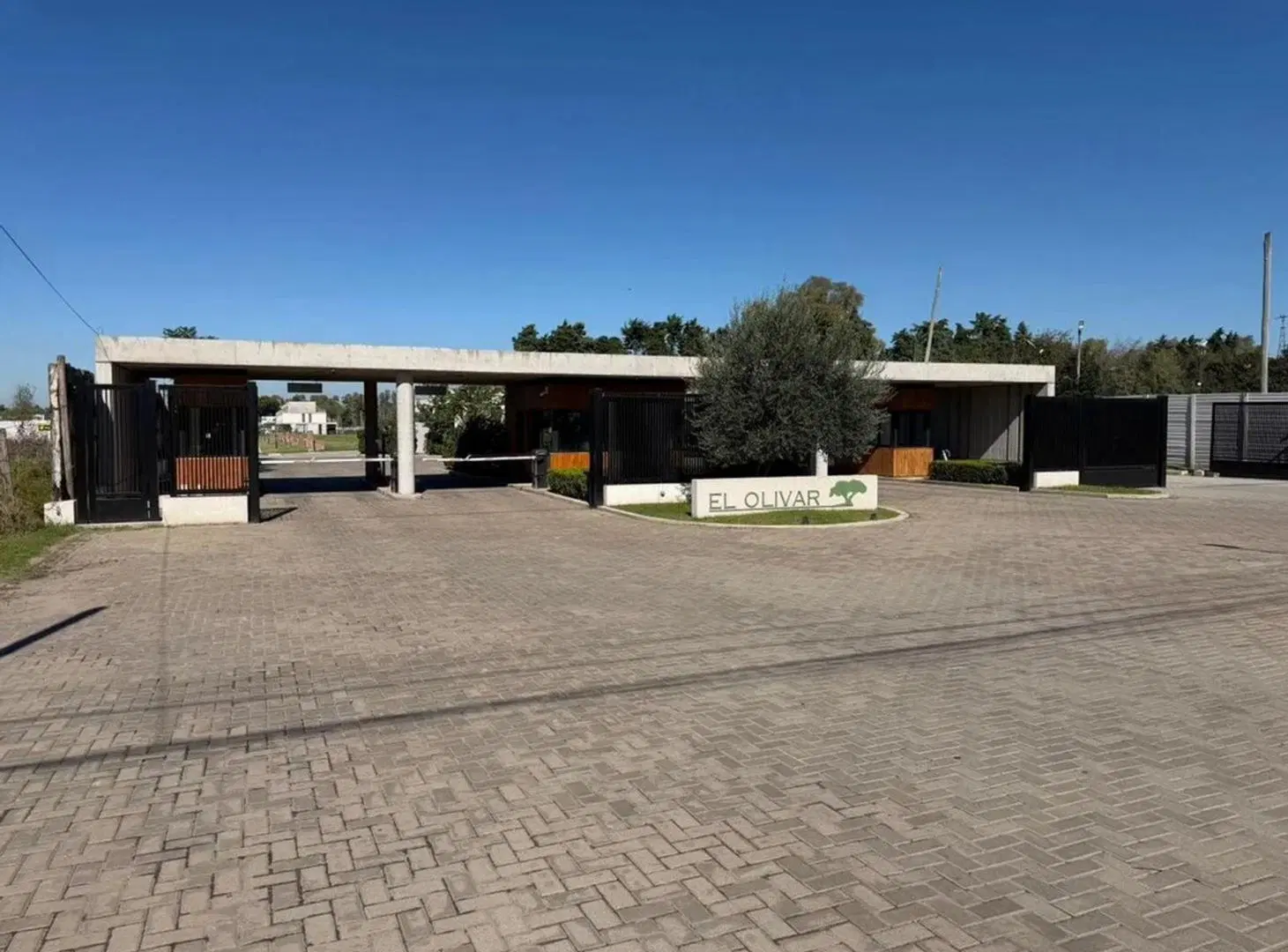 VENTA CASA A ESTRENAR EN BARRIO CERRADO EL OLIVAR 3