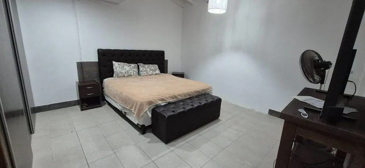 VENTA CASA 5 AMBIENTES DEL VISO 8