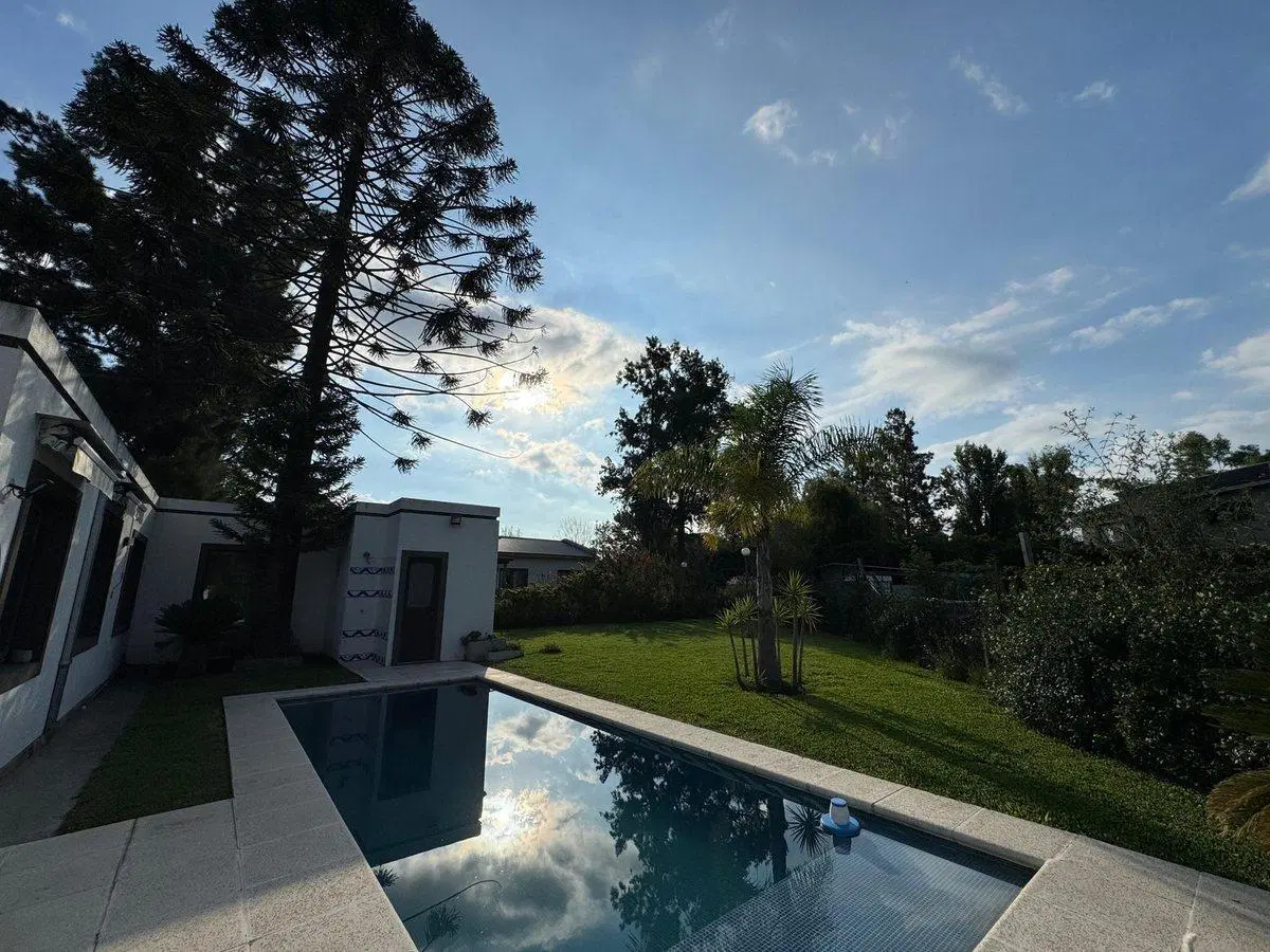 VENTA CASA 4 AMB. IMPECABLE EN LOS POTRILLOS PILAR 8