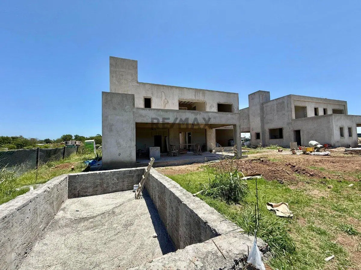VENTA DE CASA EN VILLAGE PLAZA 5