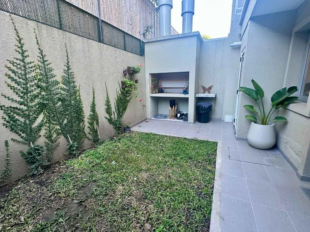 VENTA CASA 4 AMBIENTES HURLINGHAM BARRIO CERRADO 8