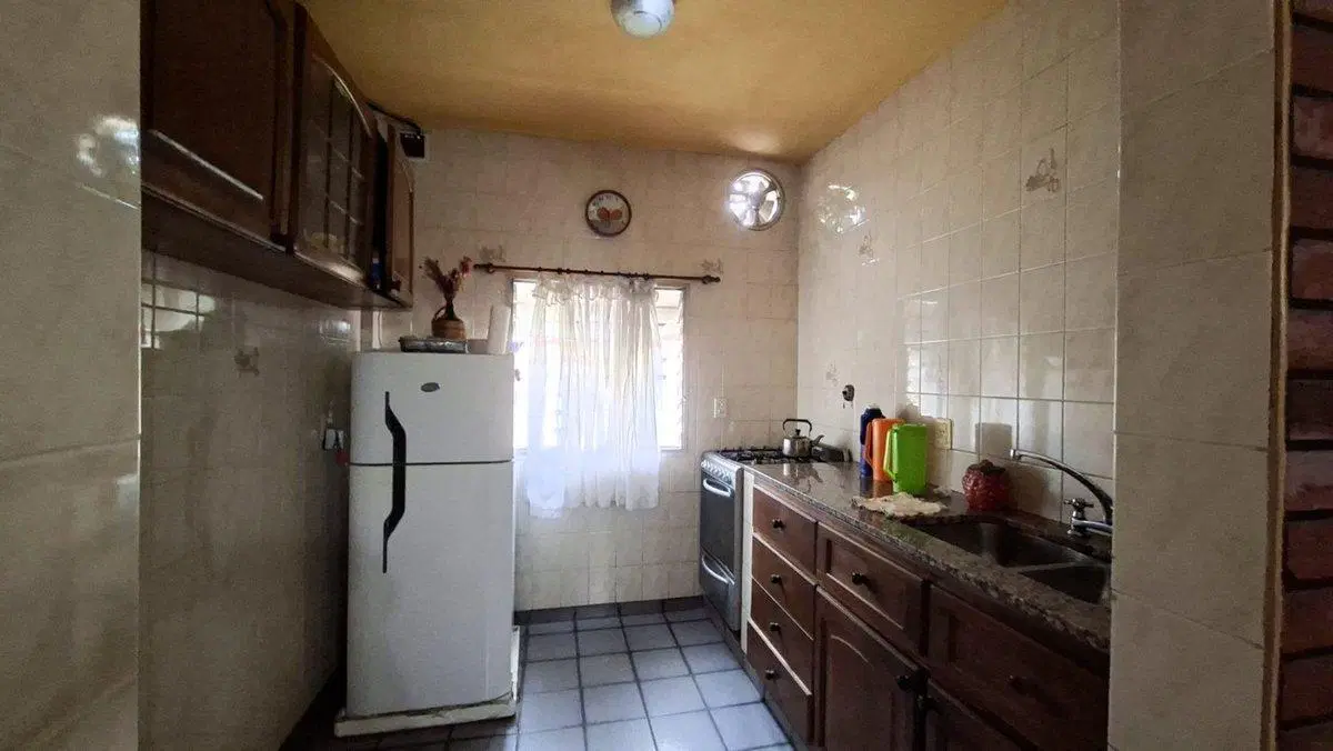 VENTA CASA CON TALLER Y DPTO COCHERA MORON 2