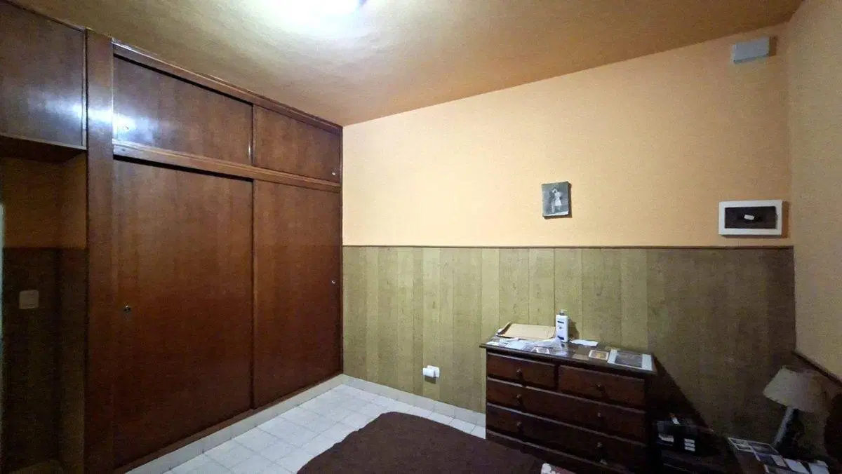 VENTA CASA CON TALLER Y DPTO COCHERA MORON 5