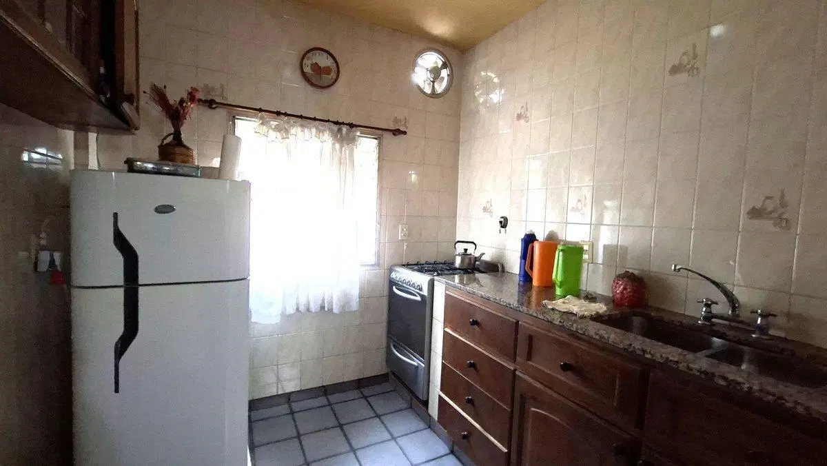 VENTA CASA CON TALLER Y DPTO COCHERA MORON 4