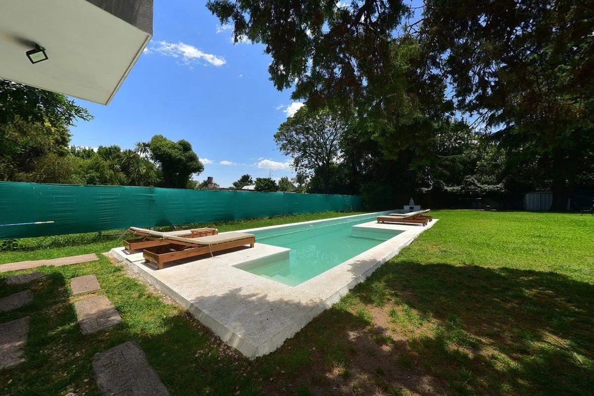 VENTA CASA 6 AMB. SAN MIGUEL C/PARQUE Y PILETA 3