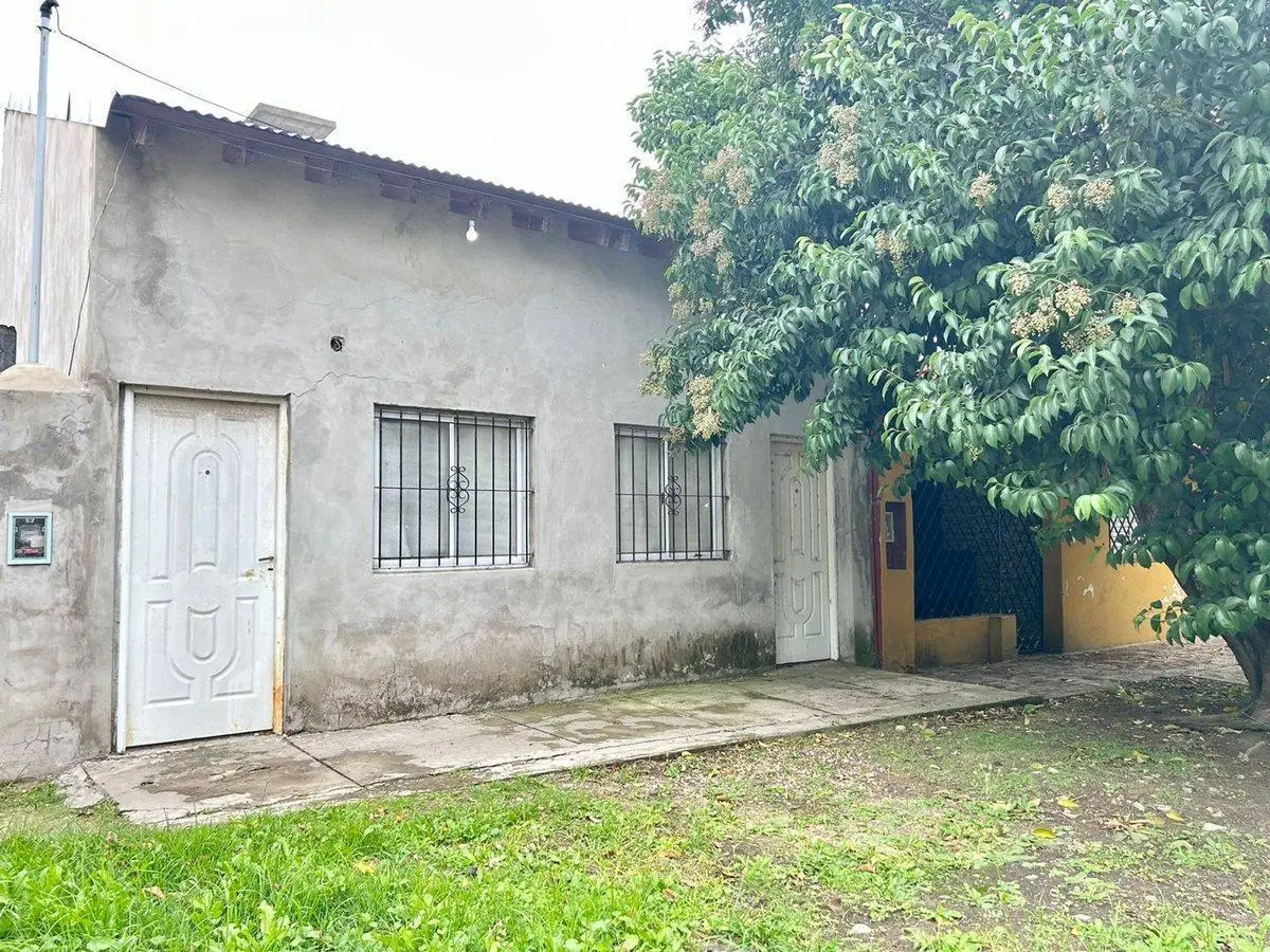 VENTA CASA TRES AMB. DOS DEPTOS PARQUE SAN MIGUEL 8