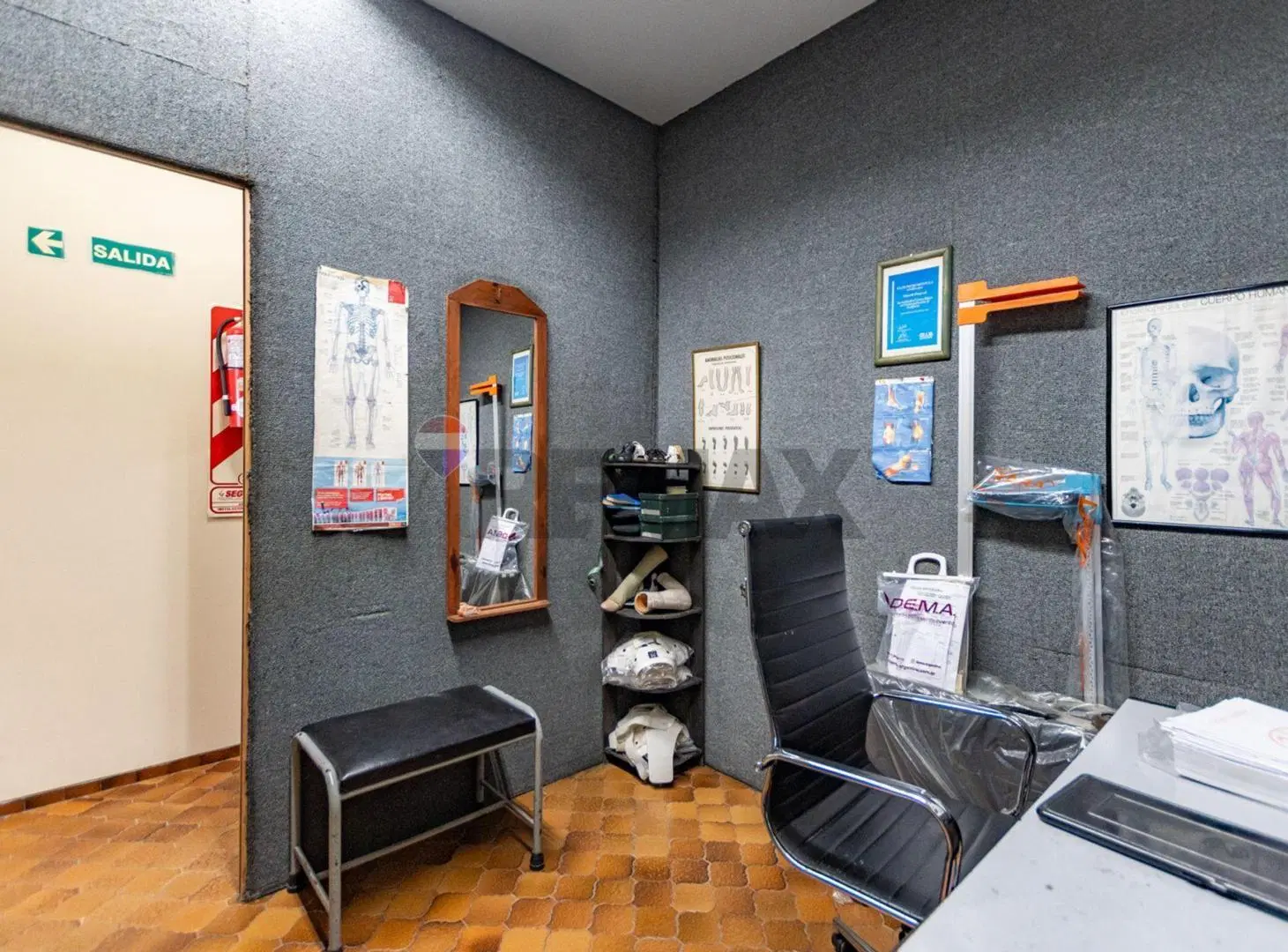 VENTA GALPON Y LOCAL SOBRE AV BELGRANO AVELLANEDA 2
