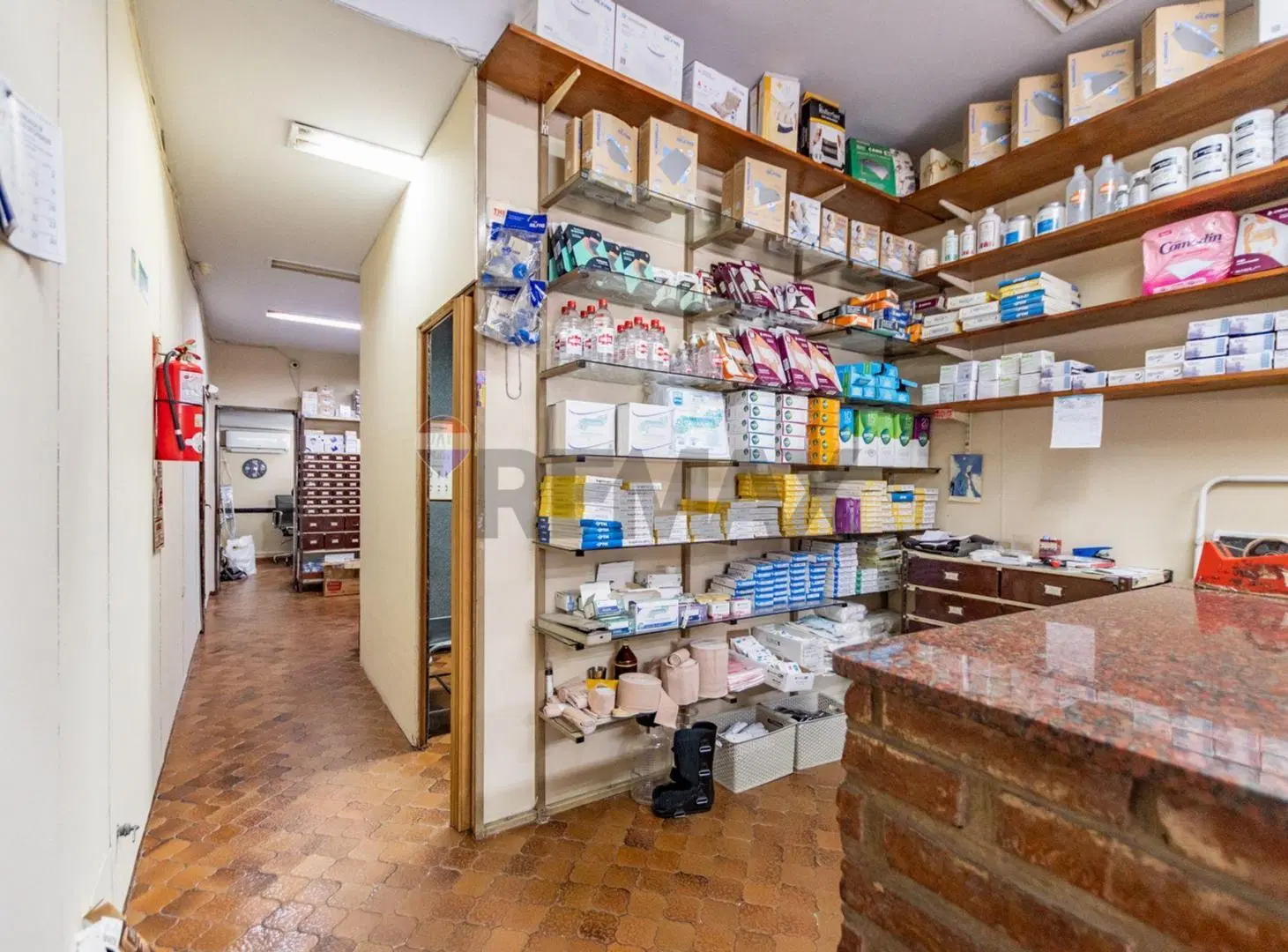 VENTA GALPON Y LOCAL SOBRE AV BELGRANO AVELLANEDA 5