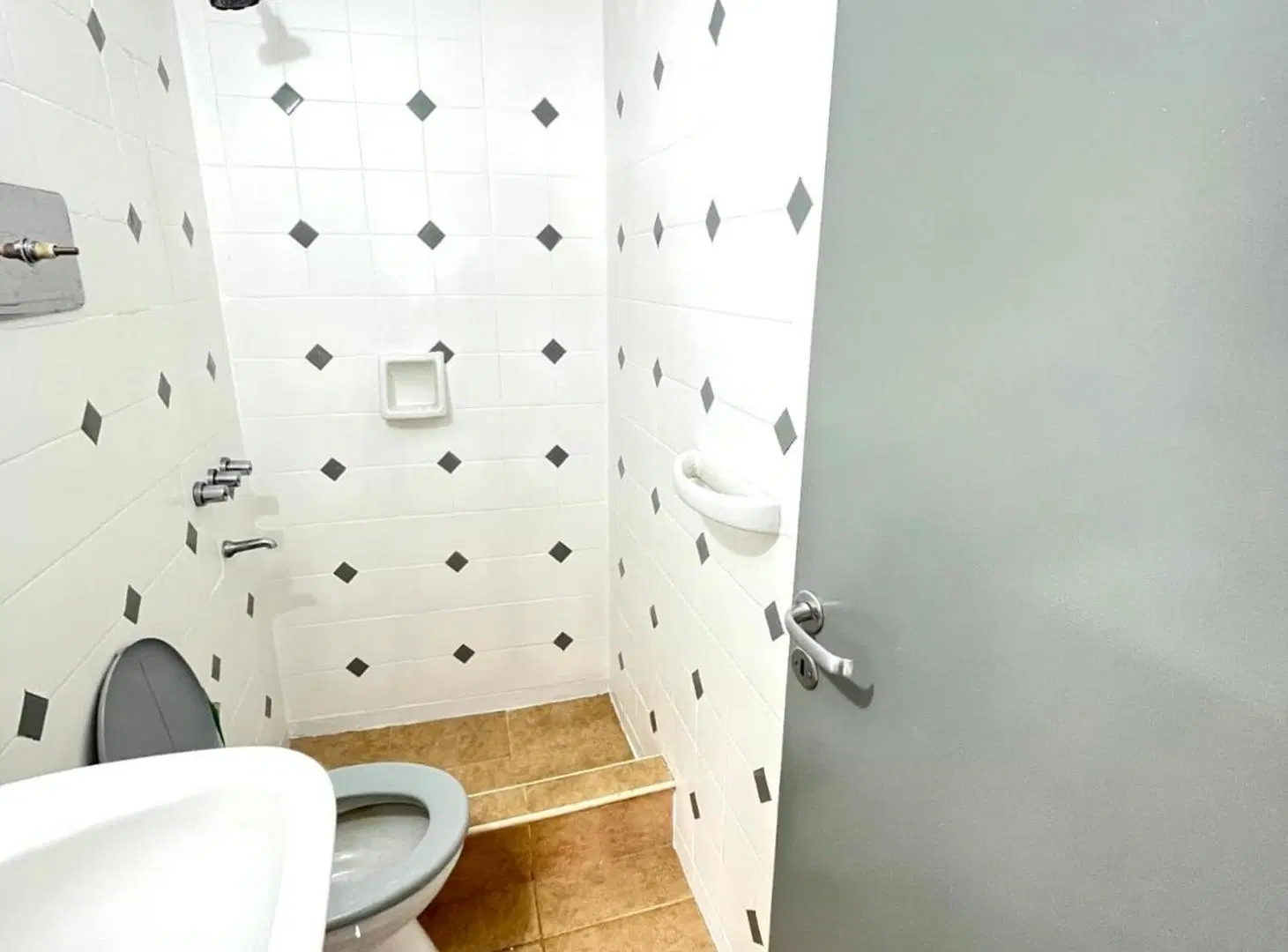 VENTA MONOAMBIENTE EN CASTELAR 4