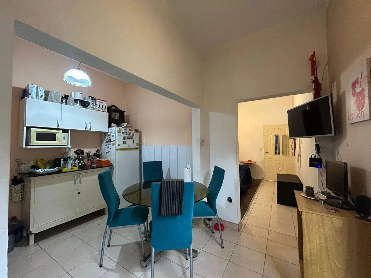 VENTA PH 3 AMBIENTES C/ PATIO Y COCHERA-JOSE C PAZ 8