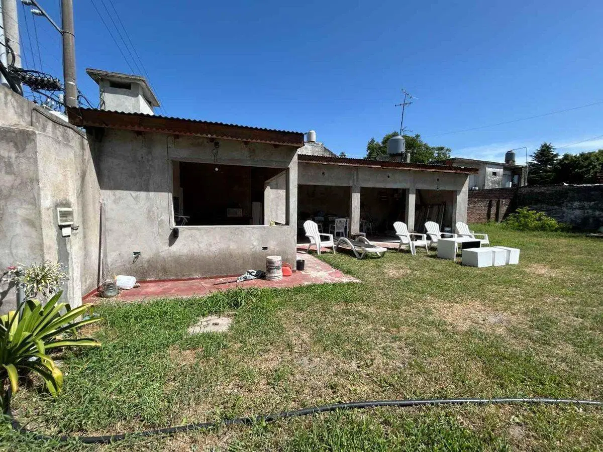 VENTA LOTE CON QUINCHO Y PISCINA EN HURLINGHAM 5