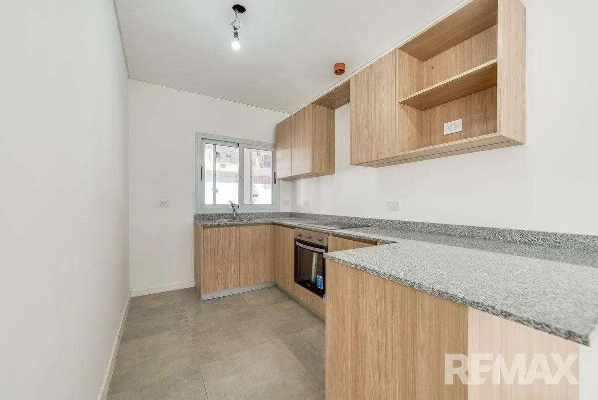 VENTA TRIPLEX 4 AMBIENTES EN PARQUE LELOIR 3