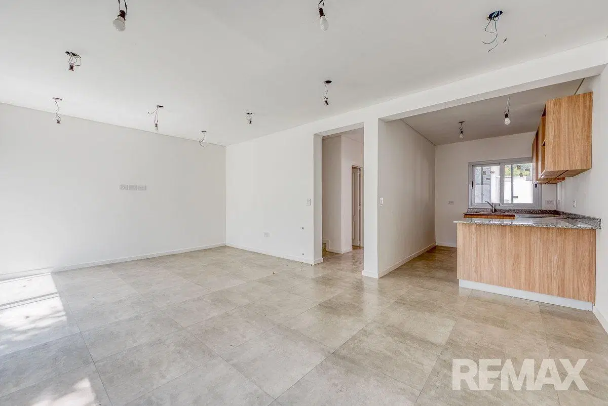 VENTA TRIPLEX 4 AMBIENTES EN PARQUE LELOIR 5