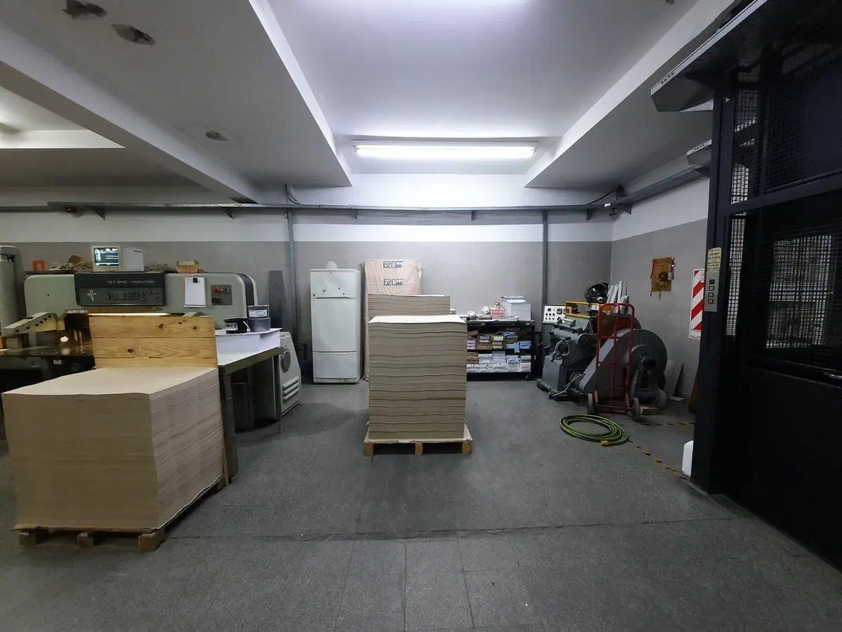 Venta Galpon con local y oficinas Vicente Lopez 2