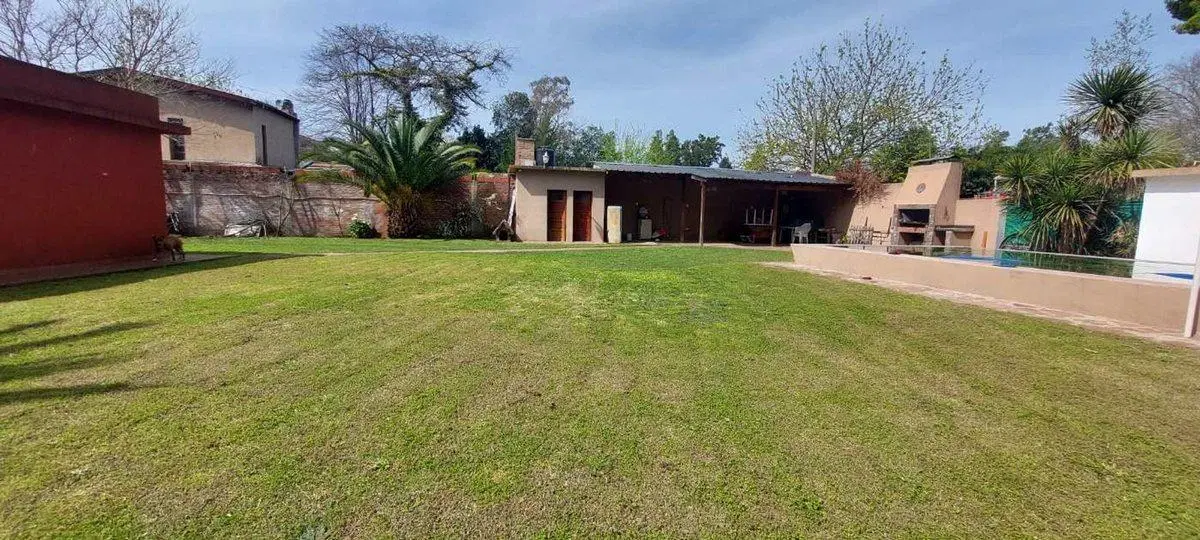 VENTA CASA QUINTA CON PILETA, PASO DEL REY 8