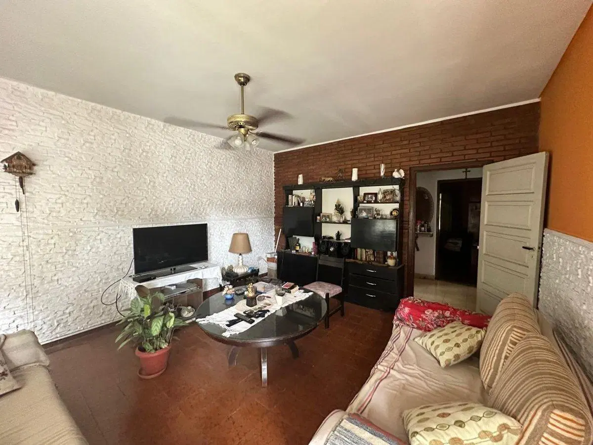 VENTA CASA 4 AMBIENTES CON JARDÍN EN CASTELAR 2