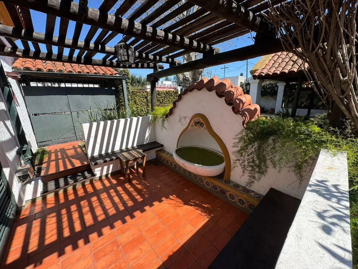 VENTA CASA 4AMB QUINCHO Y COCHERA + GALPON MERLO 4
