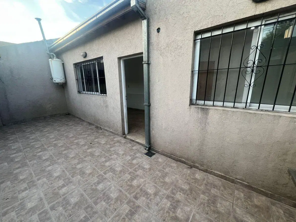VENTA CASA 4 AMB JAR COCHERA + CASA 4 AMB CASTELAR 3