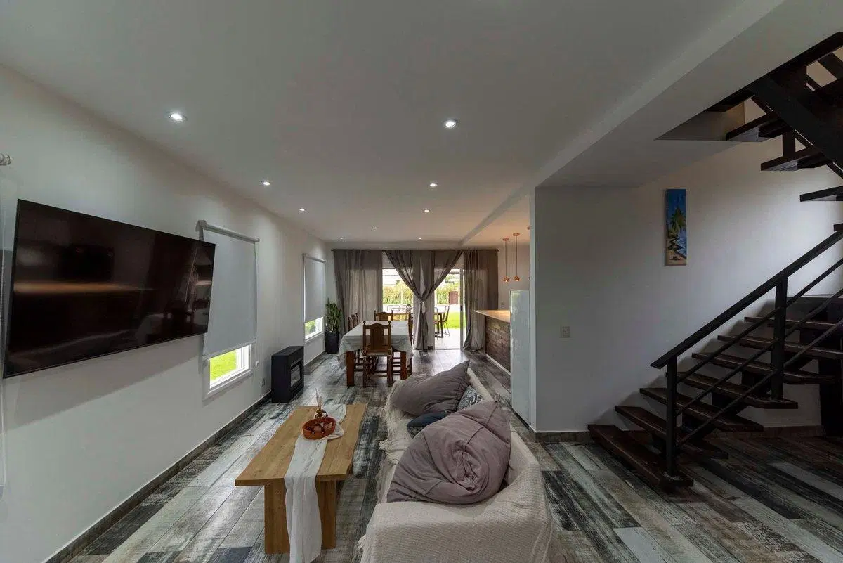 VENTA CASA 3 AMB C/PILETA STA LUCIA PILAR DEL ESTE 2