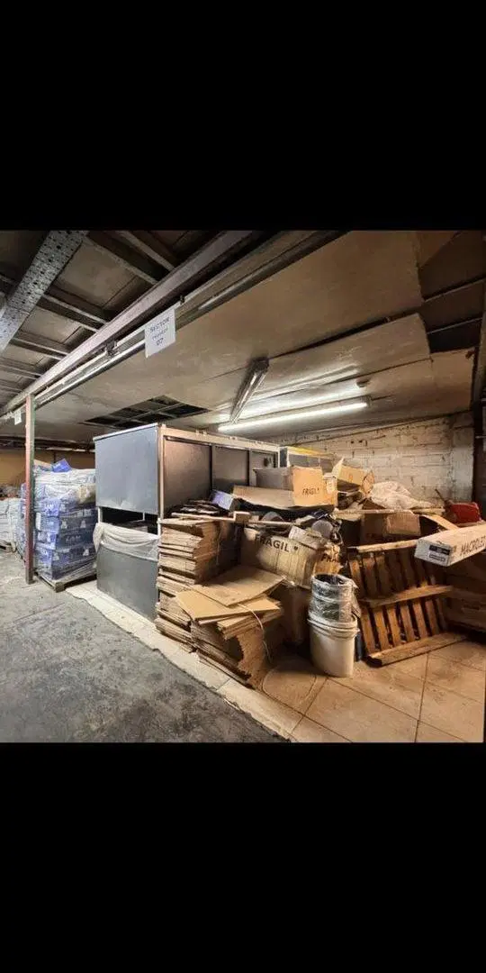 VENTA DEPOSITO GALPÓN CON VESTUARIOS ITUZAINGO 8