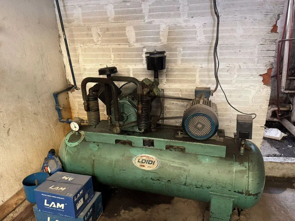 VENTA DEPOSITO GALPÓN CON VESTUARIOS ITUZAINGO 5