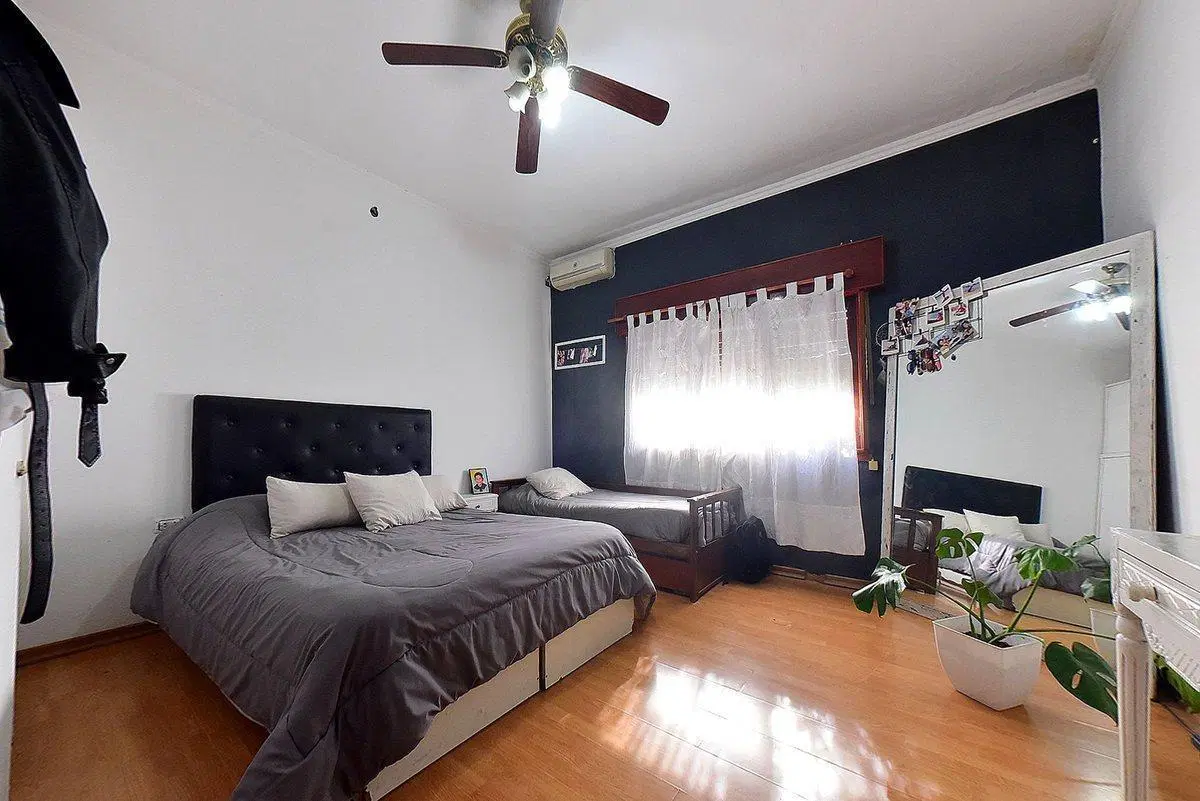 VENTA CASA 3 AMB CON COCHERA Y PILETA VILLA TESEI 4