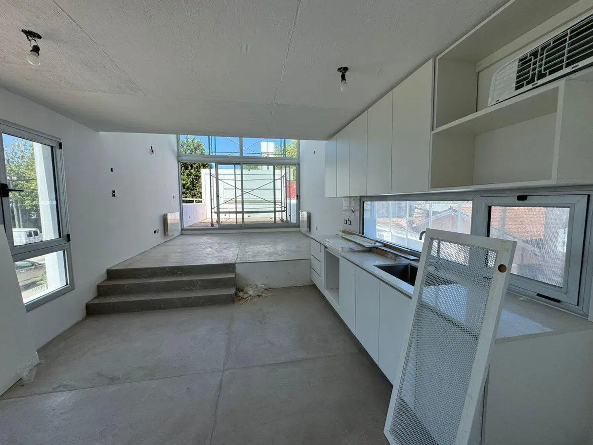 VENTA VIVIENDA 3 AMB + LOCAL A ESTRENAR-SAN ISIDRO 2