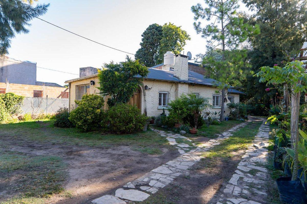Foto de VENTA CASA 6 AMB EN LOTE 1116M2 CASI DON TORCUATO, imagen 3